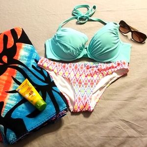 ⬇️ Victoria's Secret Bikini Size 36D & M